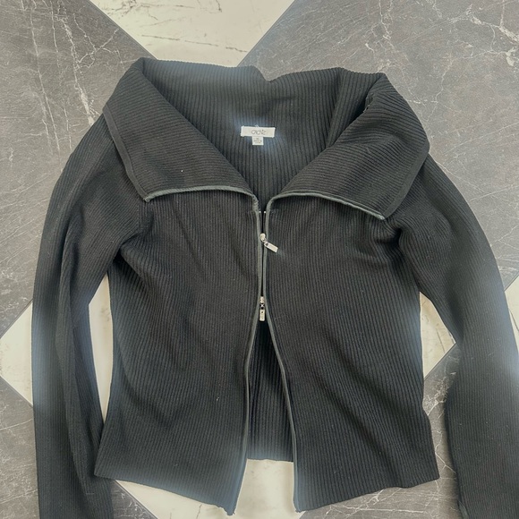 Cache Sweater - Picture 2 of 4